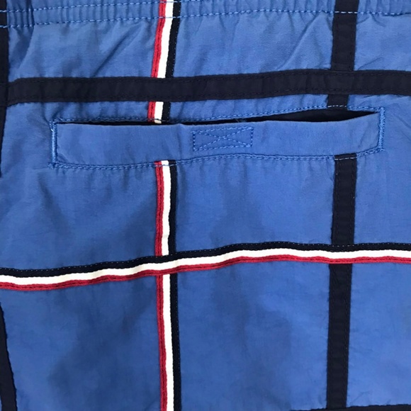 Tommy Hilfiger Mens Swim Trunks Size Large Blue Striped 5.5" Inseam
